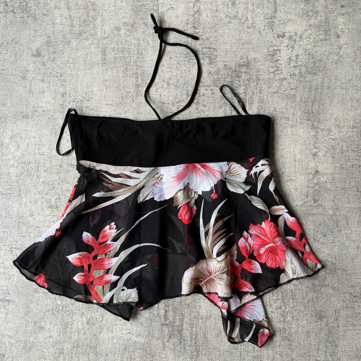 Miss Cherry Y2K Halter Neck Top Size 12 Womens Black Floral NWT'S -A30