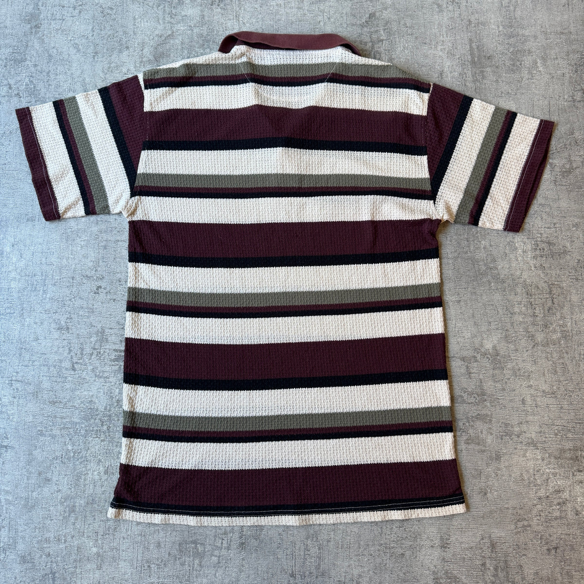 Ocean Edge Mens Y2K Knitted Polo Shirt Size L Striped Maroon Cream -H40