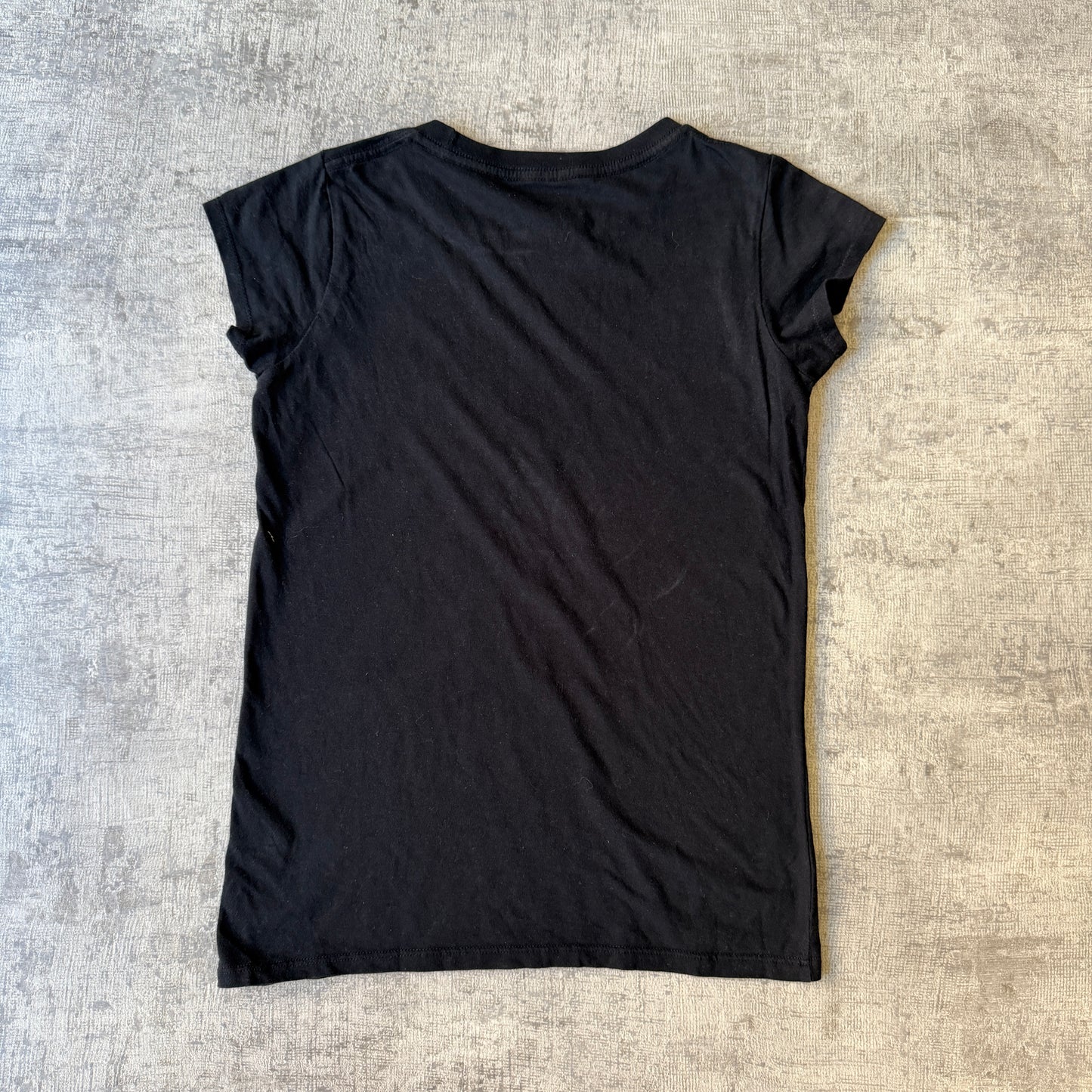 Levis Womens Y2K Black Graphic Baby Tee Fits Size S Womens -D40