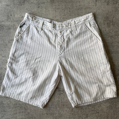 Hurley Y2K Baggy White/ Black Cargo Shorts Size 31 Pinstripe         -A47