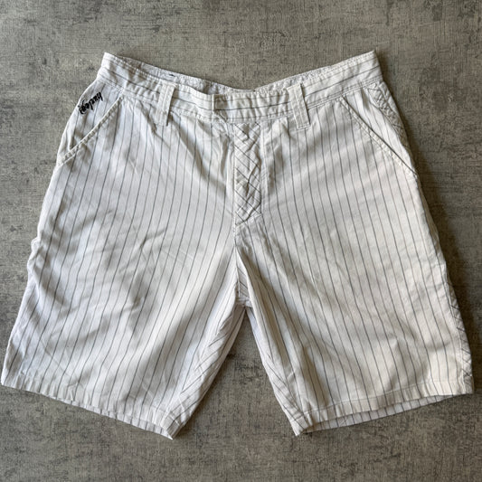 Hurley Y2K Baggy White/ Black Cargo Shorts Size 31 Pinstripe         -A47