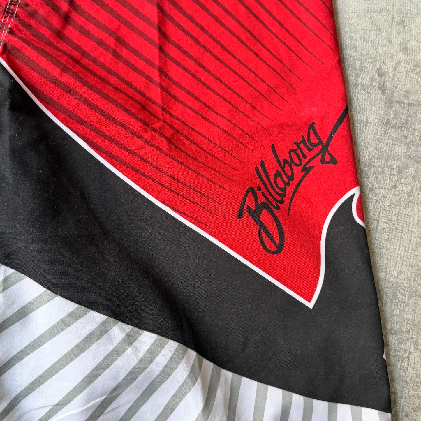 Billabong Y2K Boardies Size 32 Red Black White NWT'S             -B57