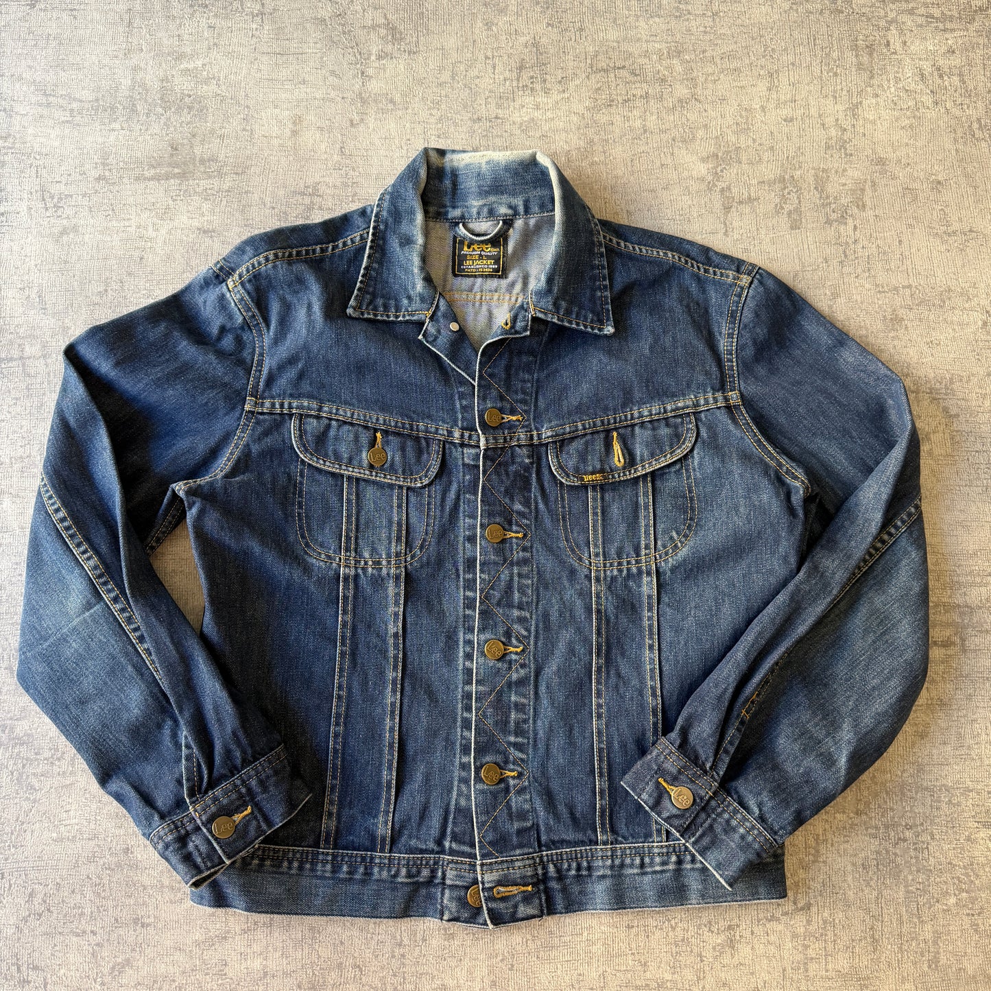 Lee Vintage Denim Jacket Size L Dark Blue Denim Full Button Down          -C17