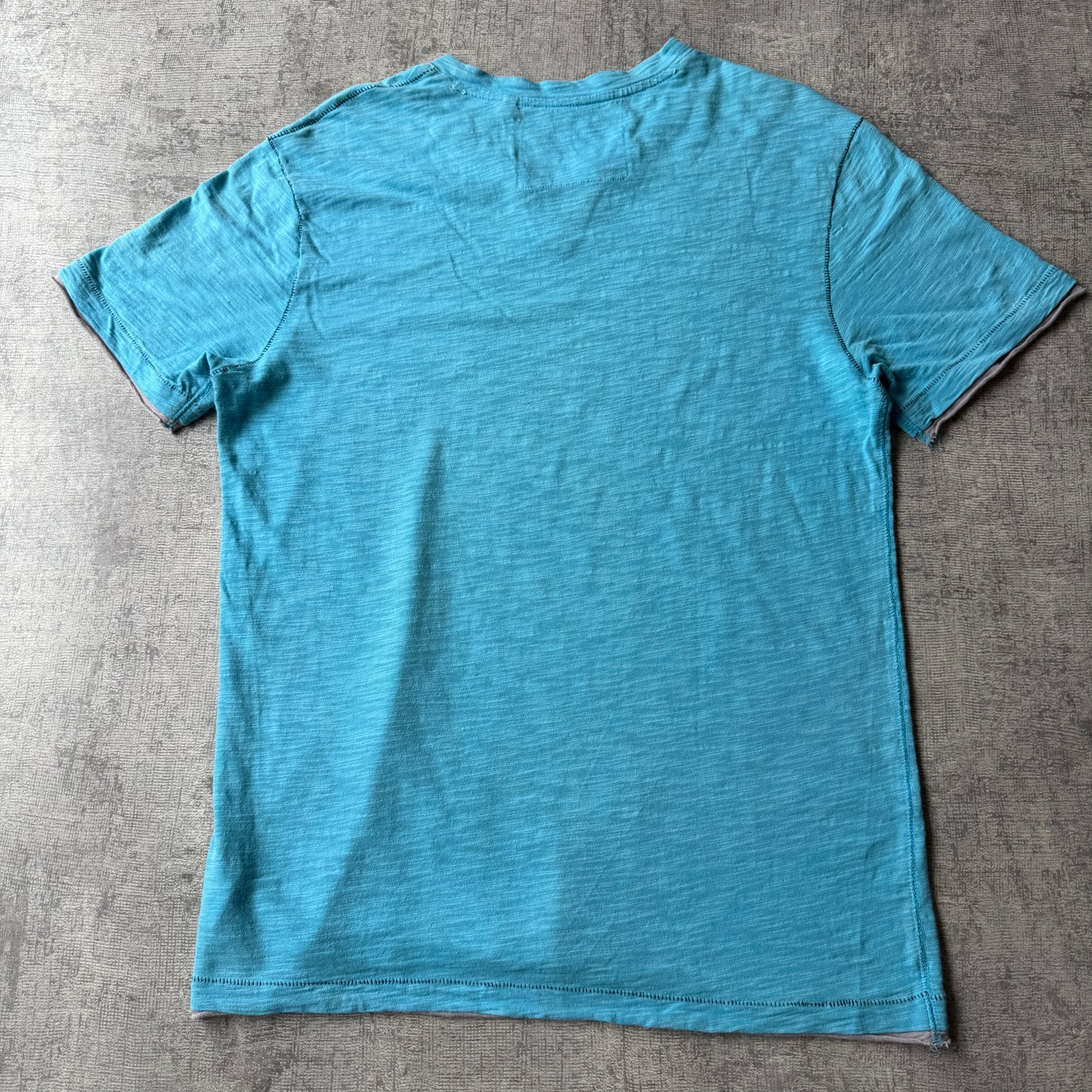 GUESS Y2K Graphic T-Shirt Blue Grey V-Neck Top Size M Mens        -B11