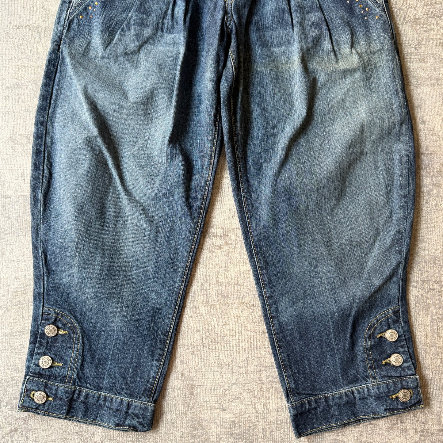 Bebe Y2K Denim Capris Size 25 Dark Blue 3/4 Pants             -B34