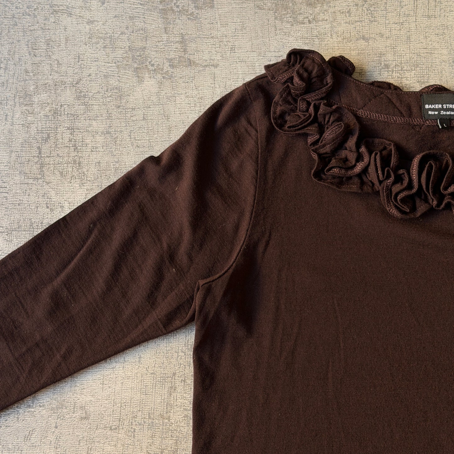 Baker Street Womens Brown Y2K Blouse Top Size L Ruffle Neck               -C65