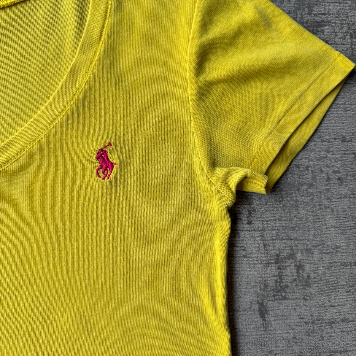 Ralph Lauren Womens Yellow V-Neck Top Size M Pink Little Pony Vintage Single Stitch Top             -C38