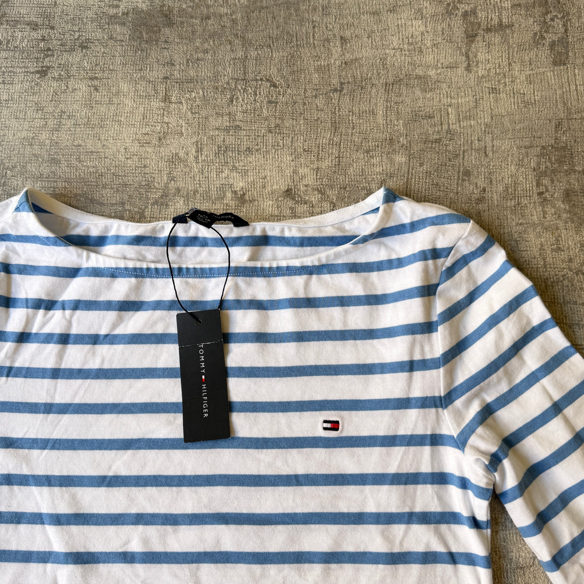 Tommy Hilfiger Womens Long Sleeve Shirt Size XS White/ Blue Striped Top NWT's        -A15