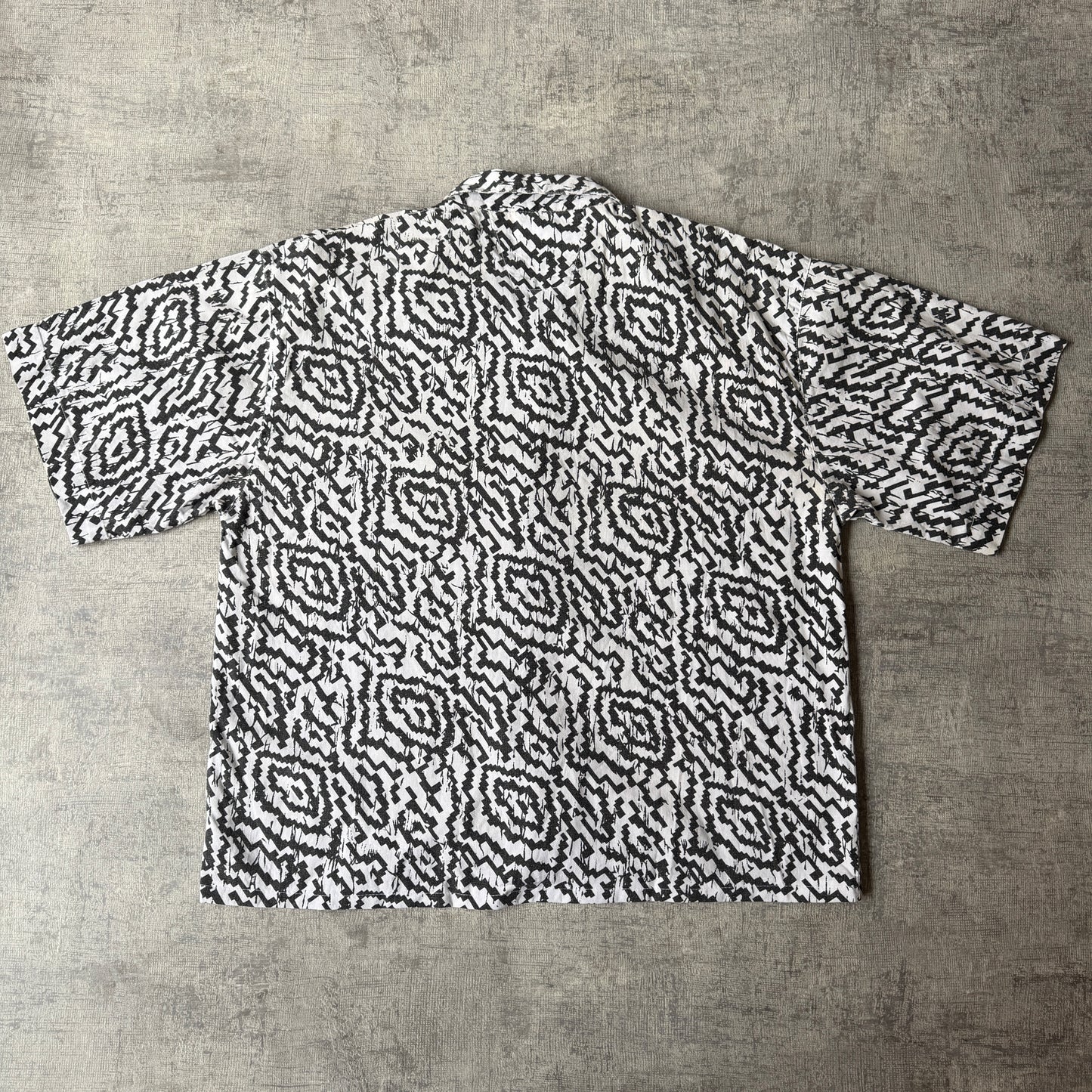 Vintage Mens Cropped Button Up White Black Size Fits L Geometric Pattern          -H2
