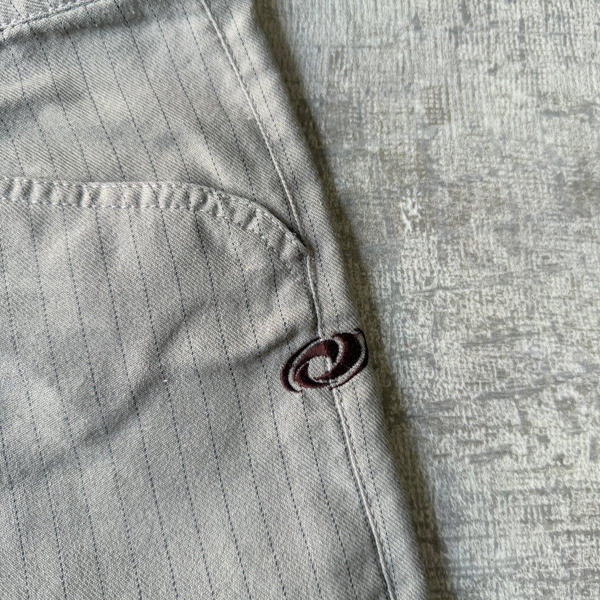 The Realm Y2K Baggy Cargo Shorts Size 36 Grey Pinstripe             -B40