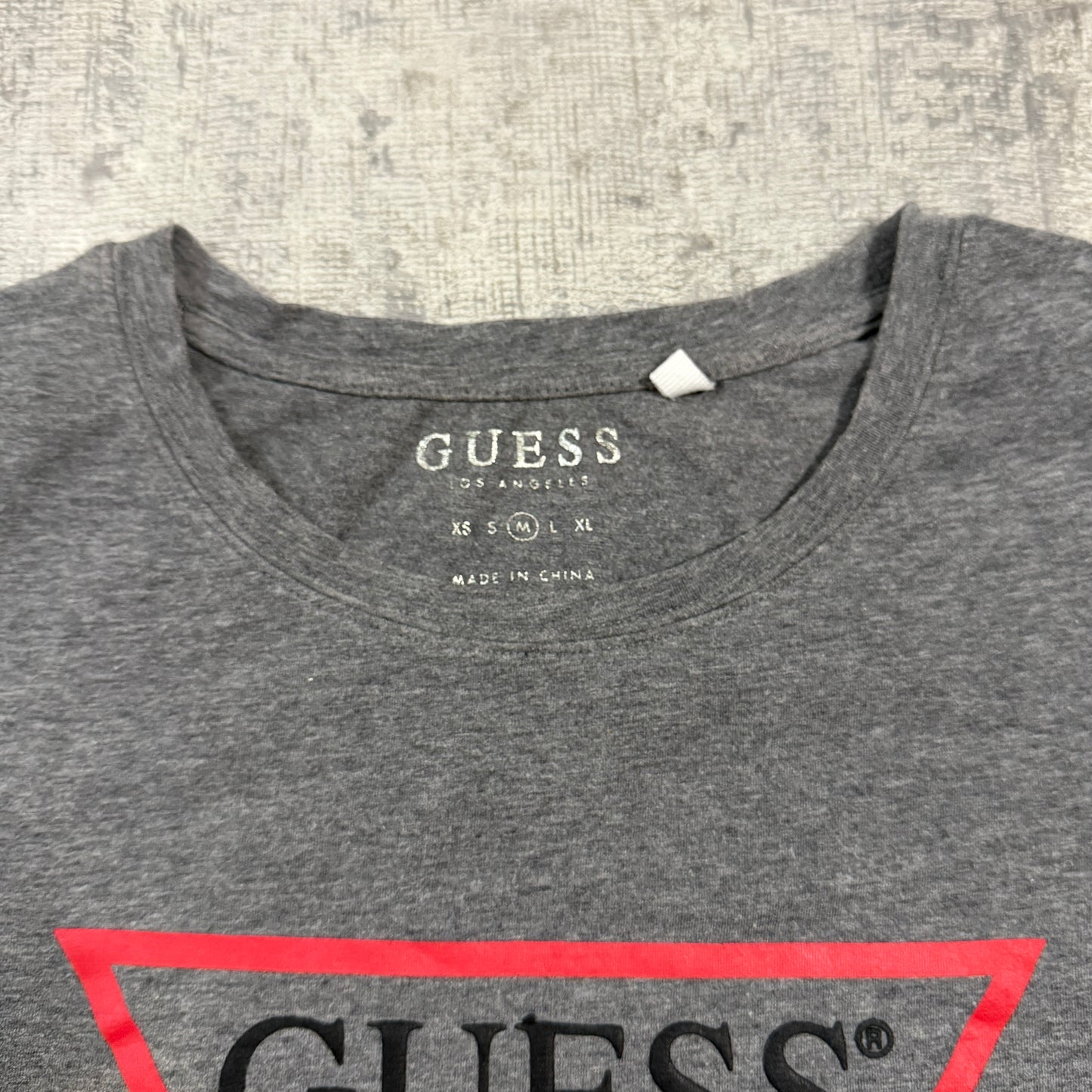 GUESS USA Women’s Grey Y2K Fitted Graphic Tee Size M Top               -I43