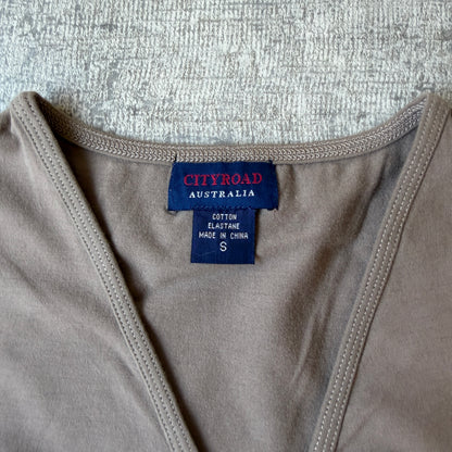City Road Womens Vintage Brown V-Neck Top Size S Womens              -E62