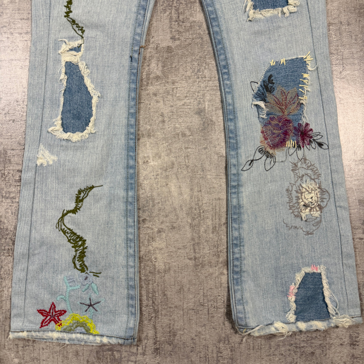 Bebe Womens Y2K Low Rise Flare Jeans Size 26 Embroidered          -I14