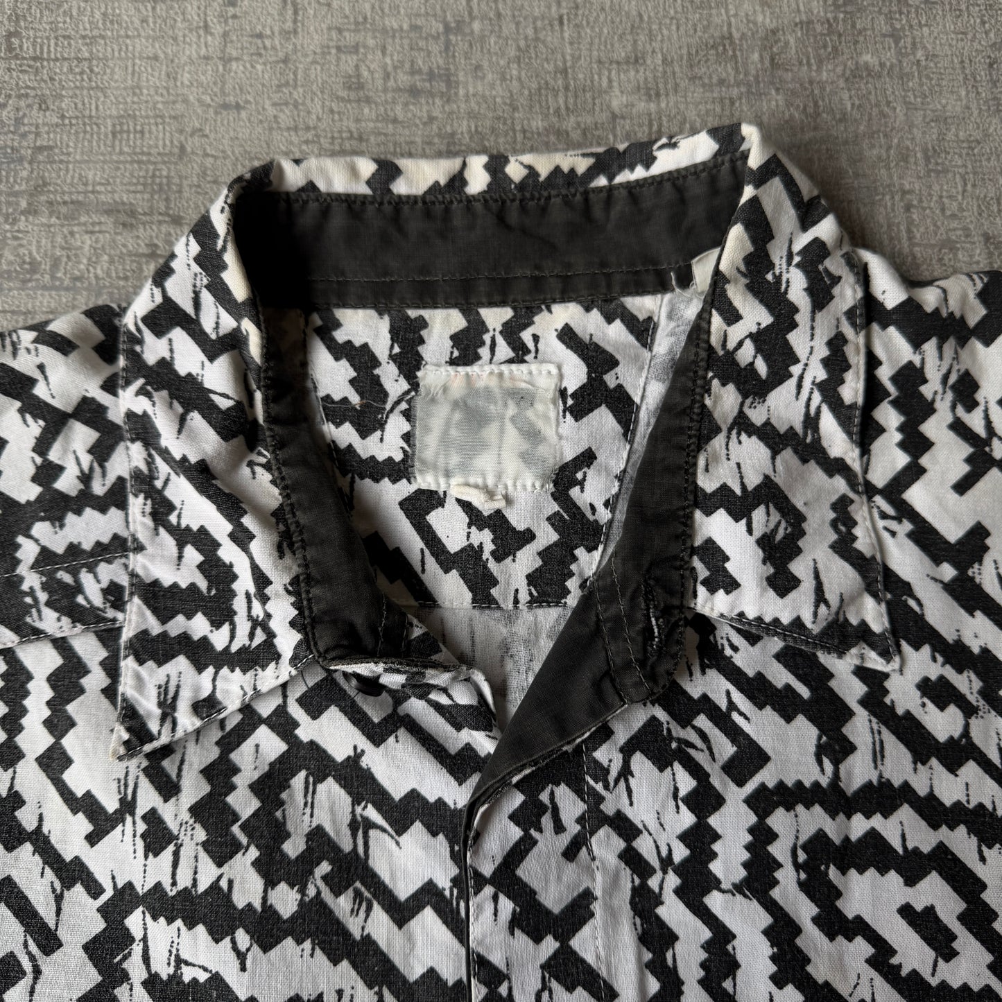 Vintage Mens Cropped Button Up White Black Size Fits L Geometric Pattern          -H2