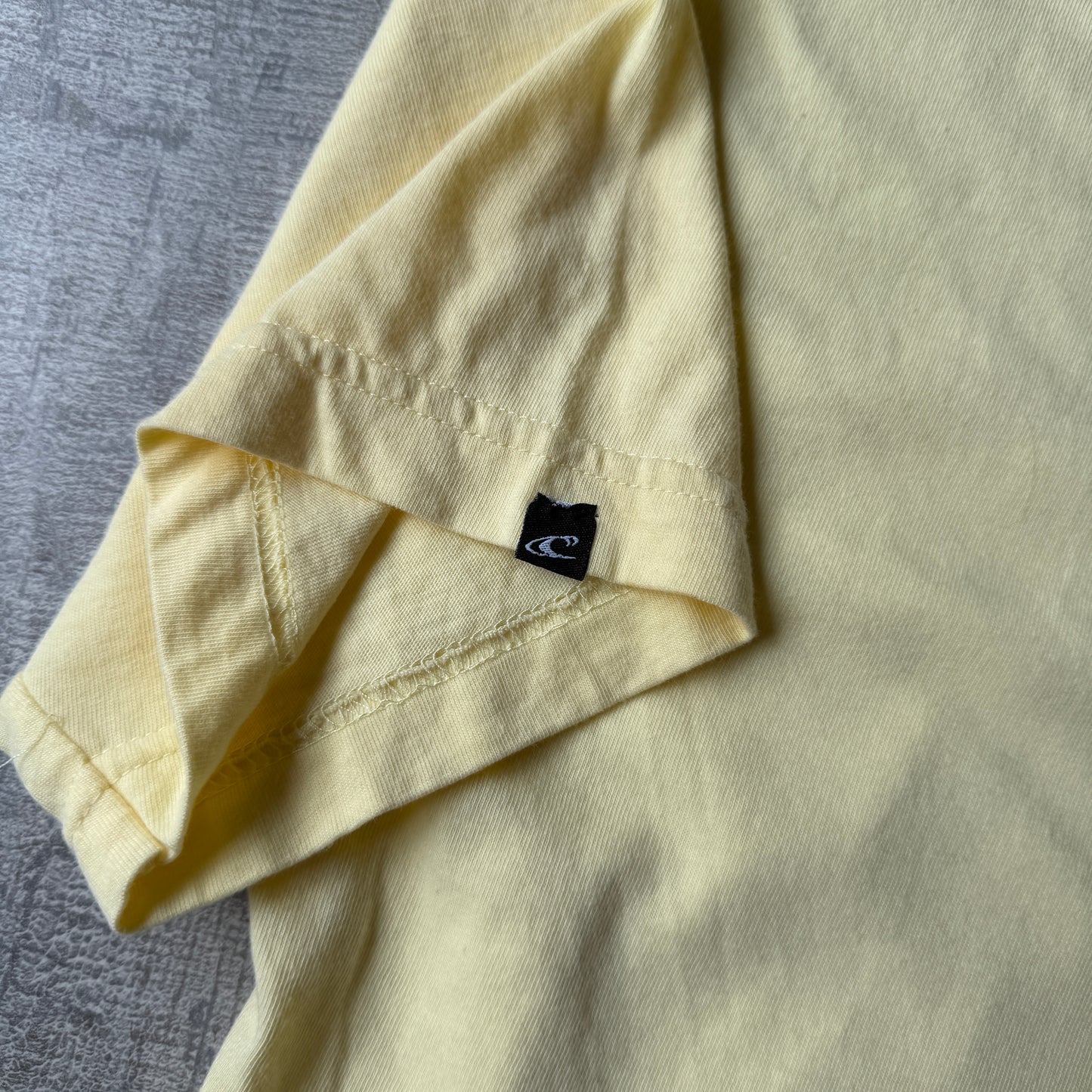 O'Neill Y2K Surf T-Shirt Size M Mens Yellow Graphic Tee            -C27