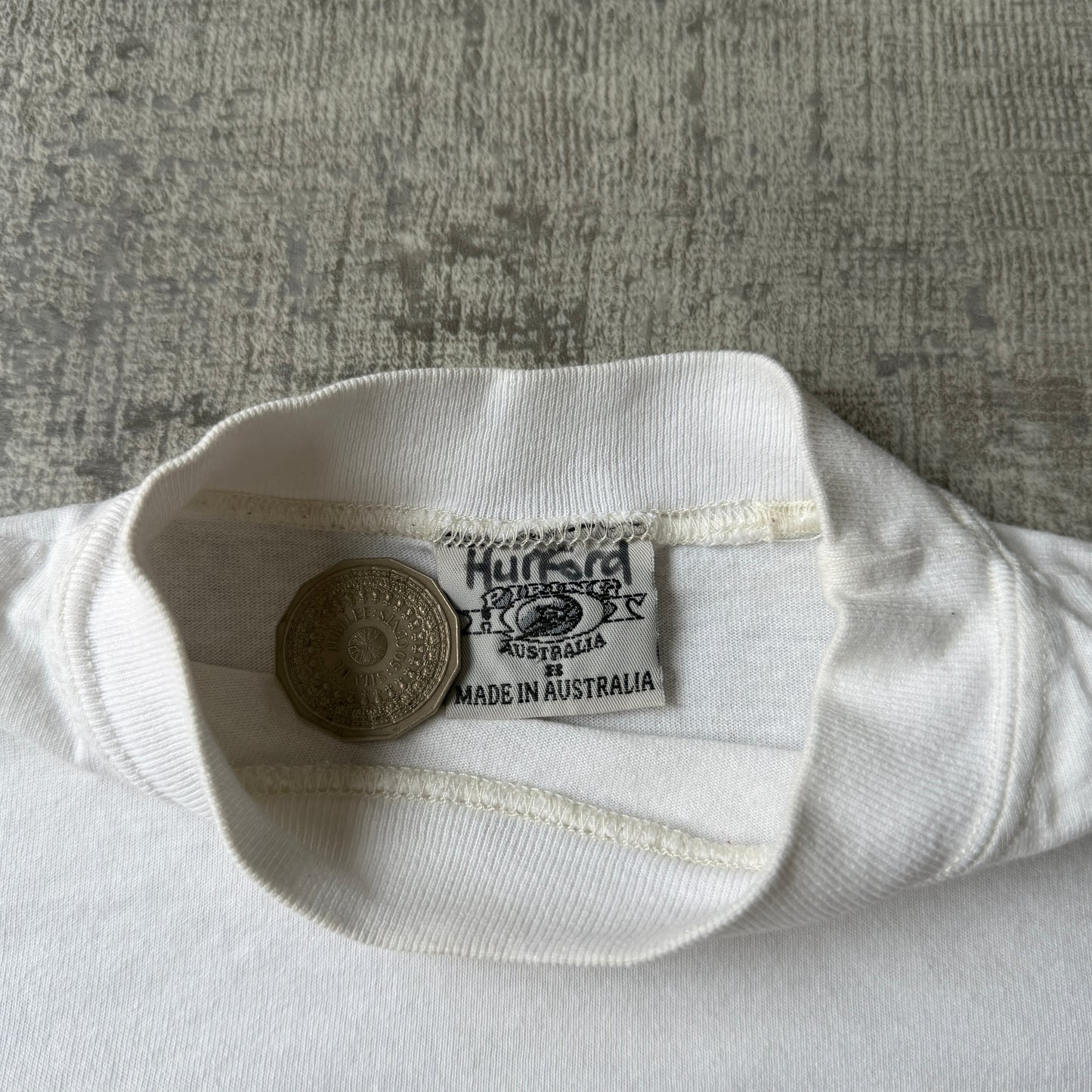 Piping Hot Vintage 90's White Graphic Tee Size 8Y Fits XS-S Womens          -D44