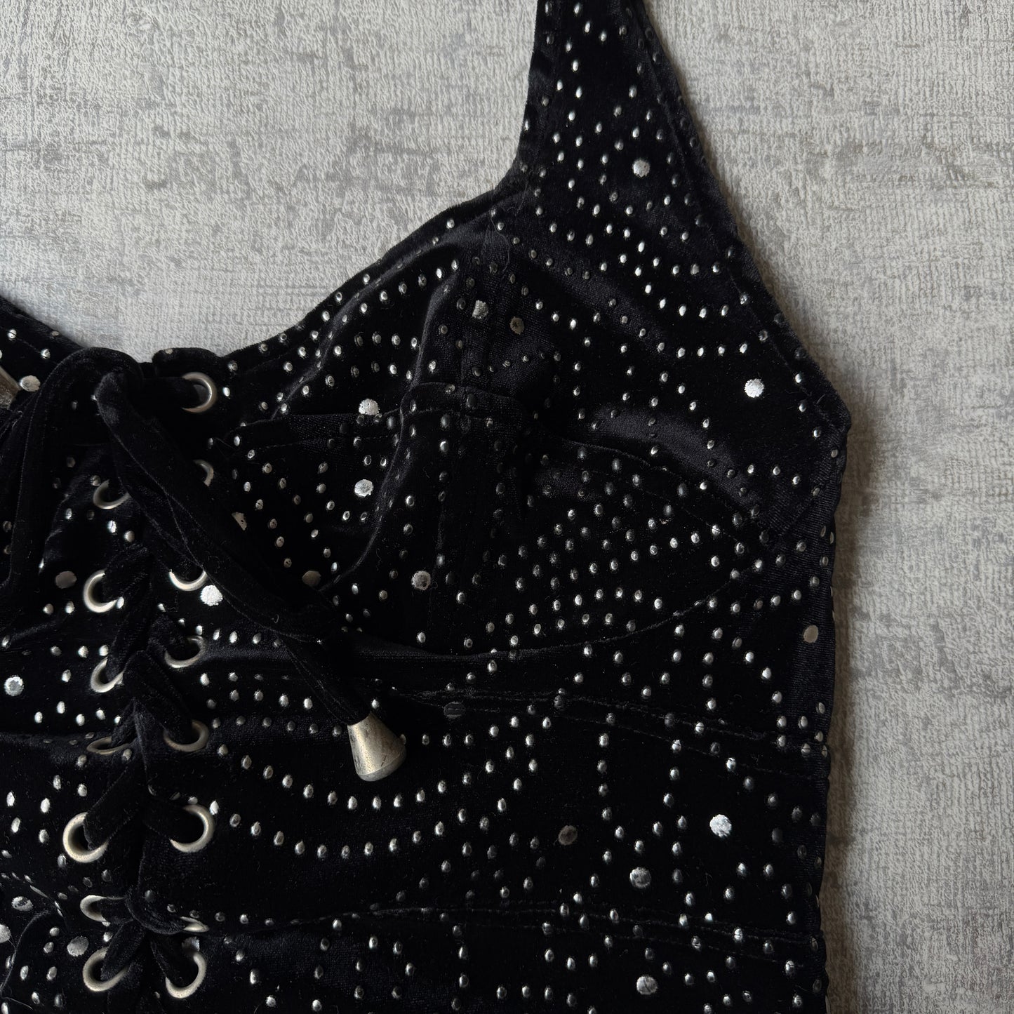 Gerry Shaw Womens Vintage Black Velour Halter Neck Top Size 12 Womens Metal accents       -E68