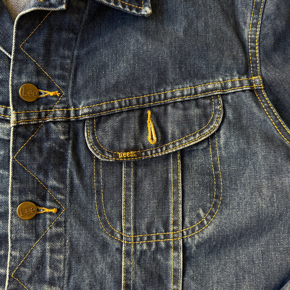 Lee Vintage Denim Jacket Size L Dark Blue Denim Full Button Down          -C17