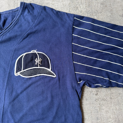 Vintage NY Yankees Baseball Top Fits Size M-L Mens Graphic            -C28