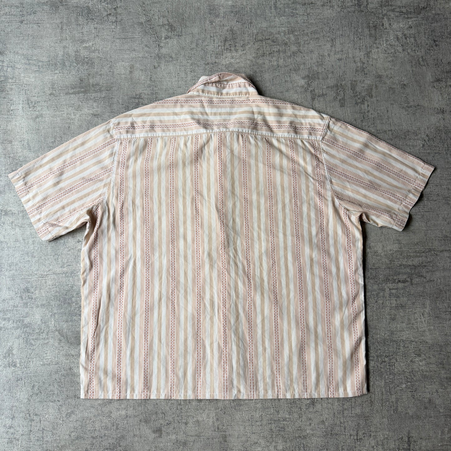 Country Road Cropped Button Up Shirt Size L Beige Short Sleeve                -F15