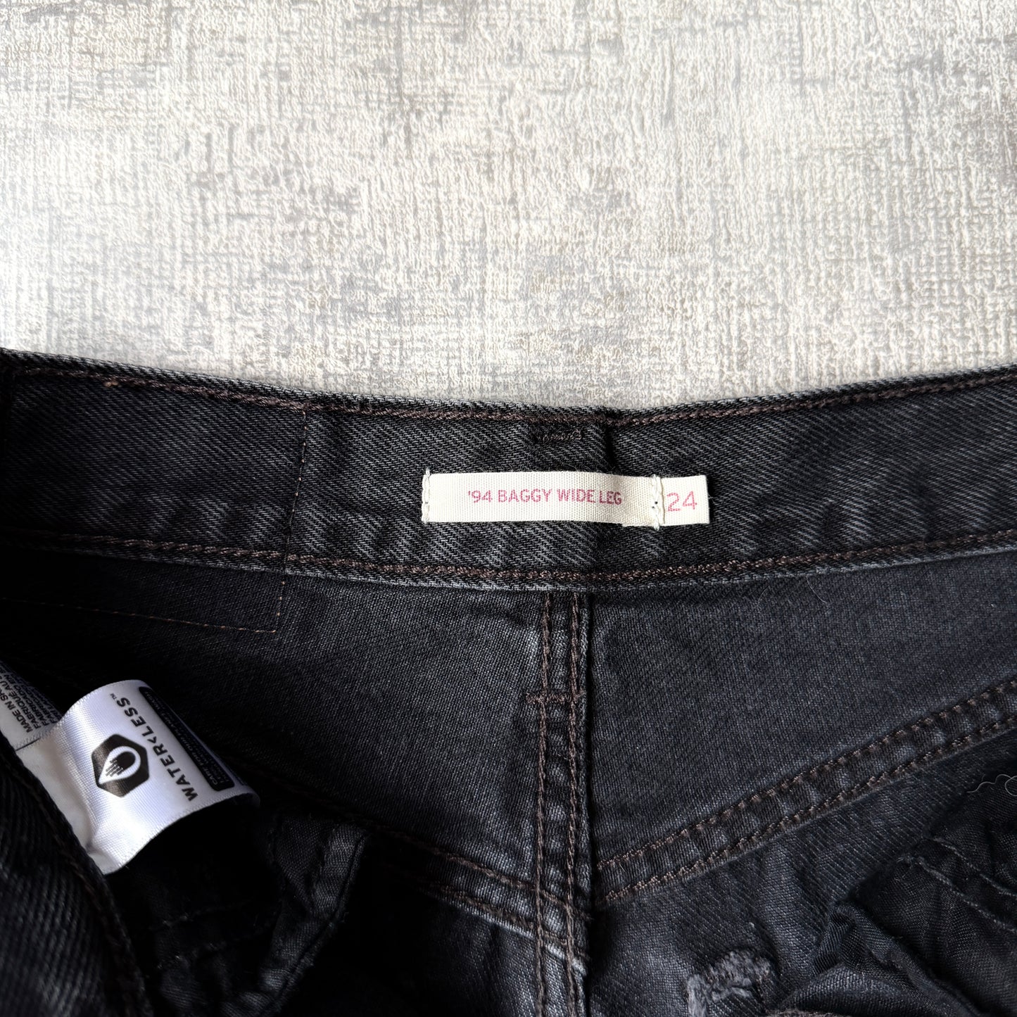 Levi’s 94 Baggy Wide Leg Black Jeans Size 24 Womens            -G4