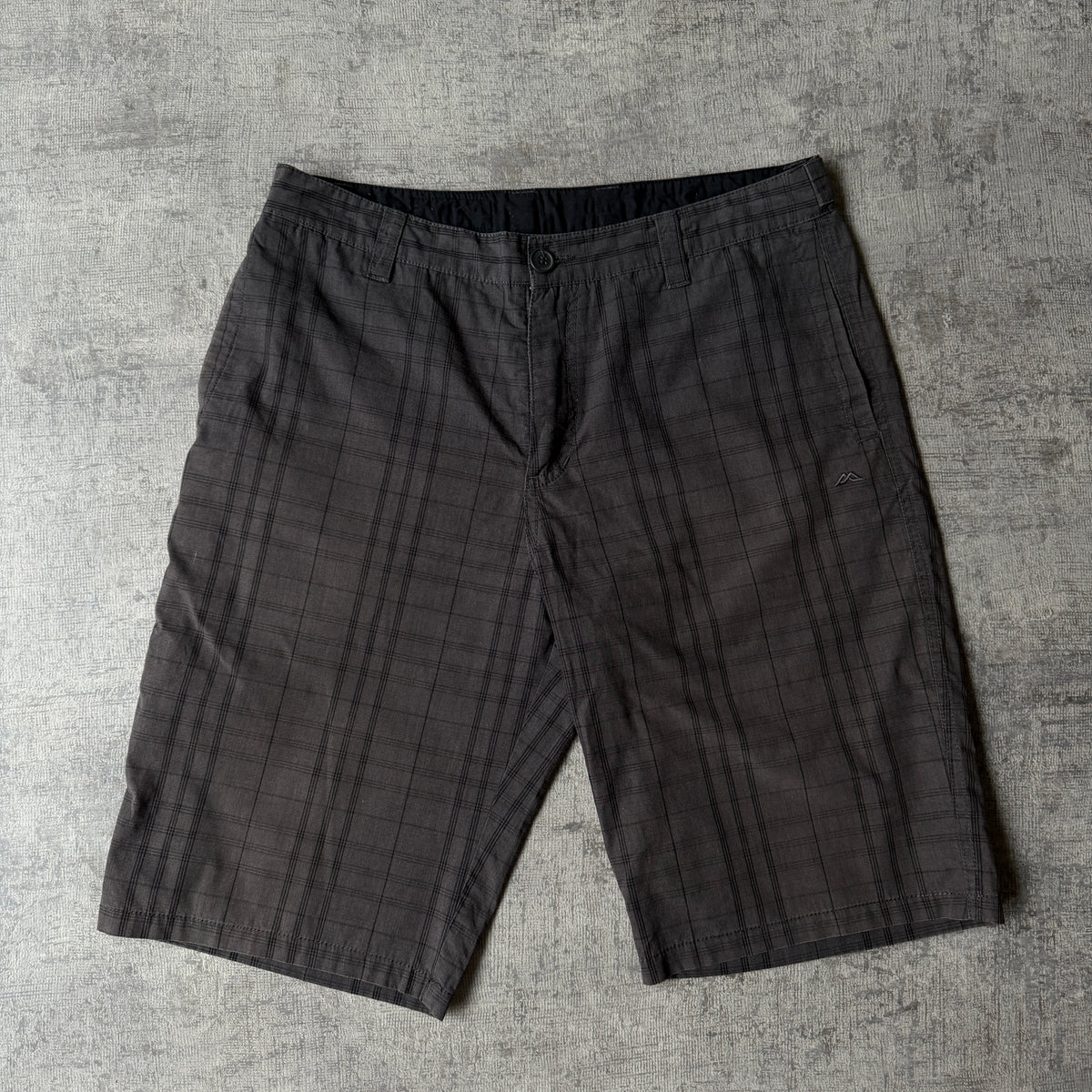 Kathmandu Black Plaid Baggy Cargo Shorts Size M Mens             -F3