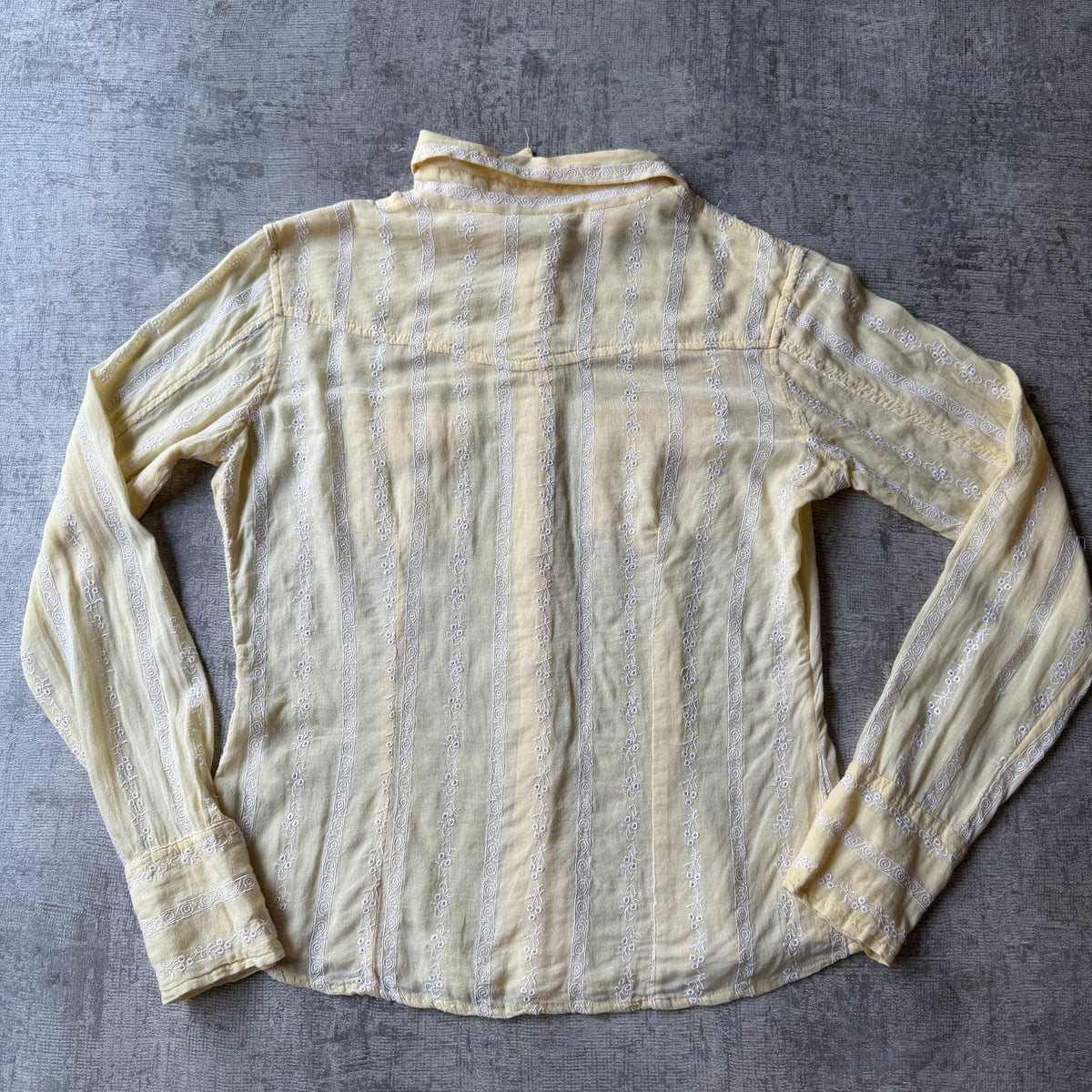 Roxy Vintage Womens Button Up Size M Yellow/ White Lace Details       -B17