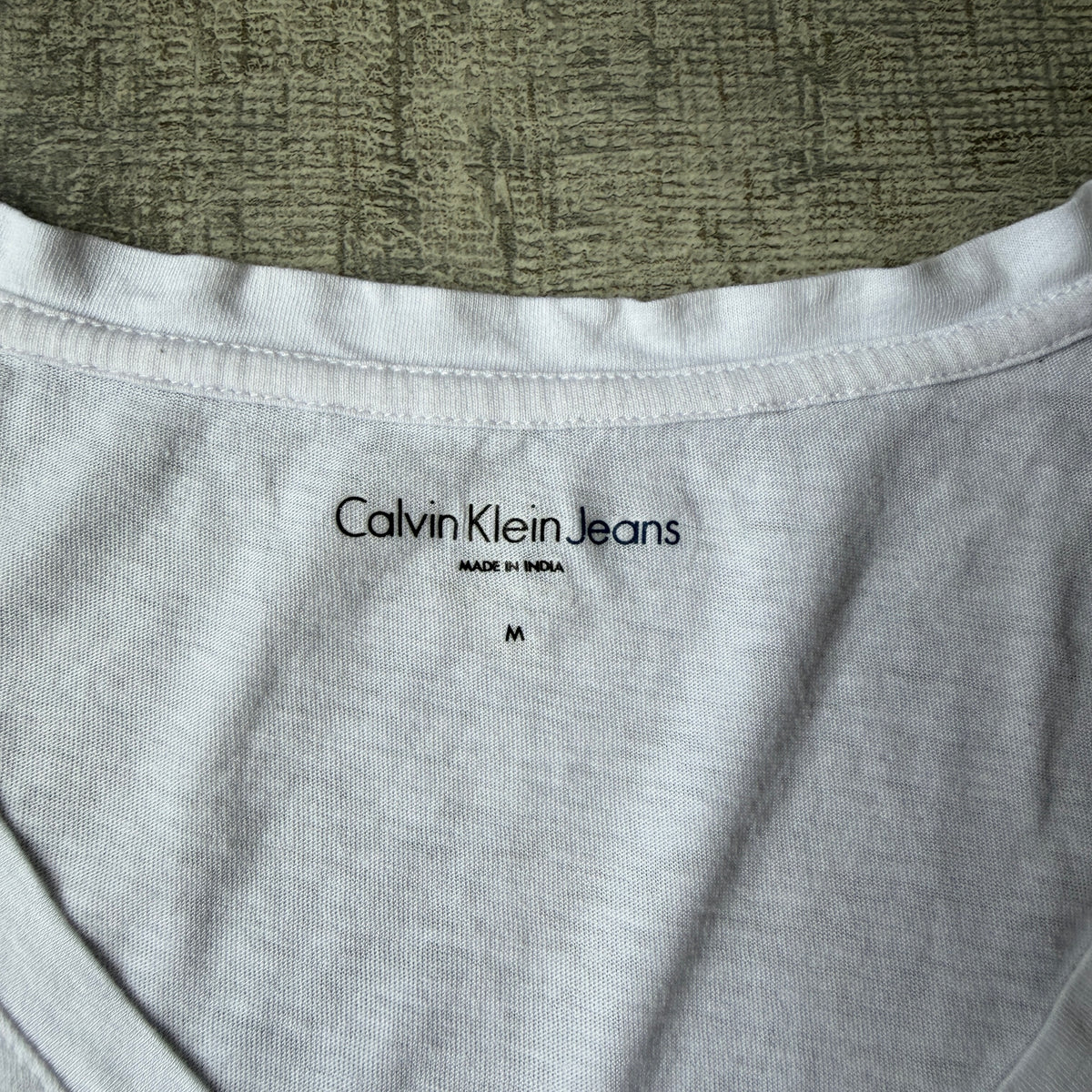 Calvin Klein Womens White Sparkle V Neck Top Size M Y2K        -G61