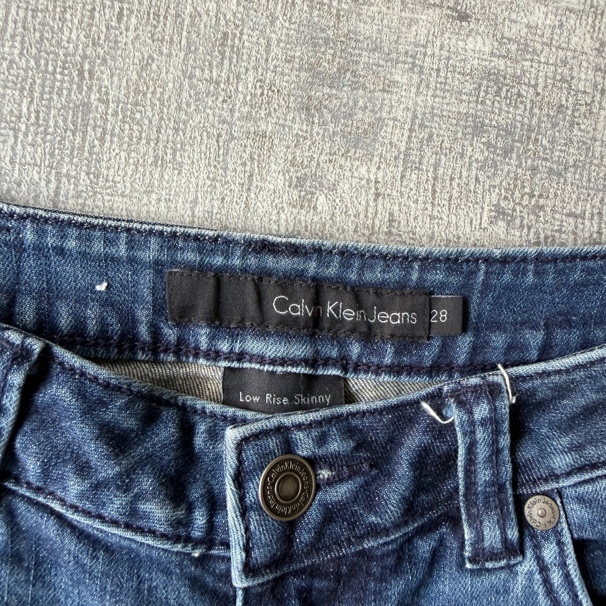 Calvin Klein Womens Low Rise Skinny Jeans Size 28 Blue Denim               -C1