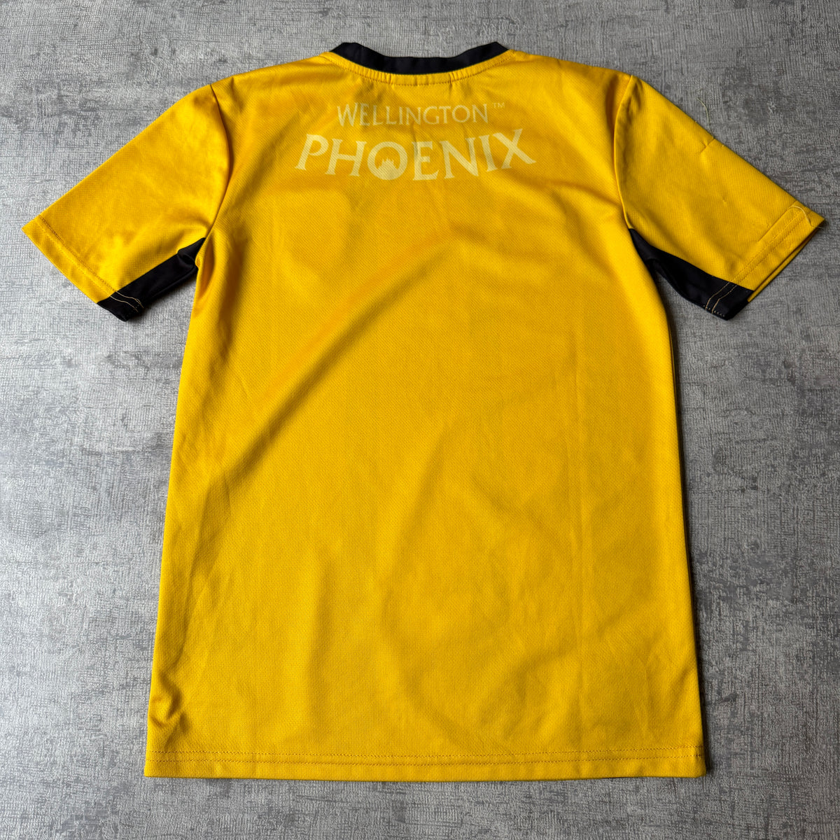 Wellington Phoenix Hyundai A-League Yellow Football Jersey Size 12y Fits XS-S Womens         -H9