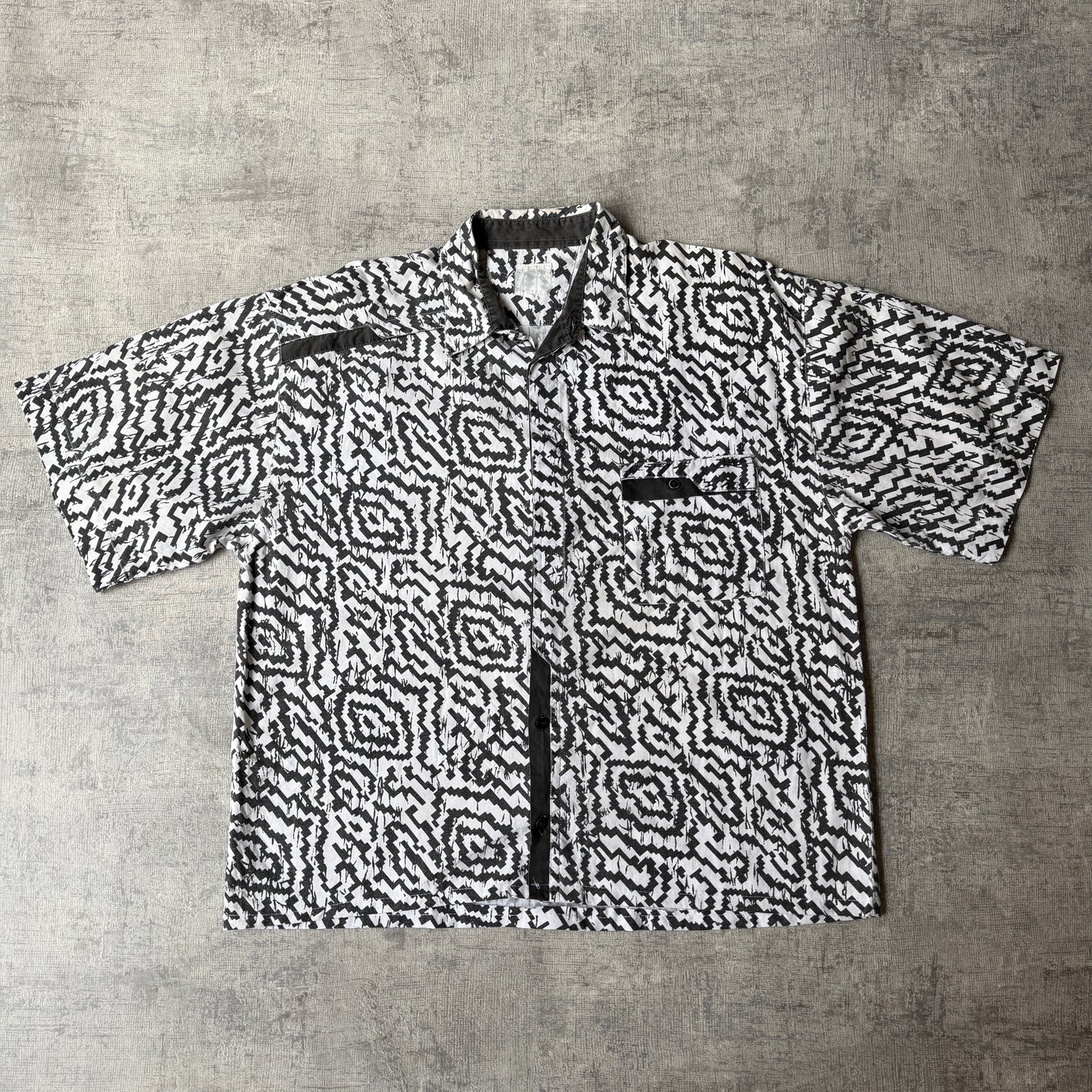 Vintage Mens Cropped Button Up White Black Size Fits L Geometric Pattern          -H2
