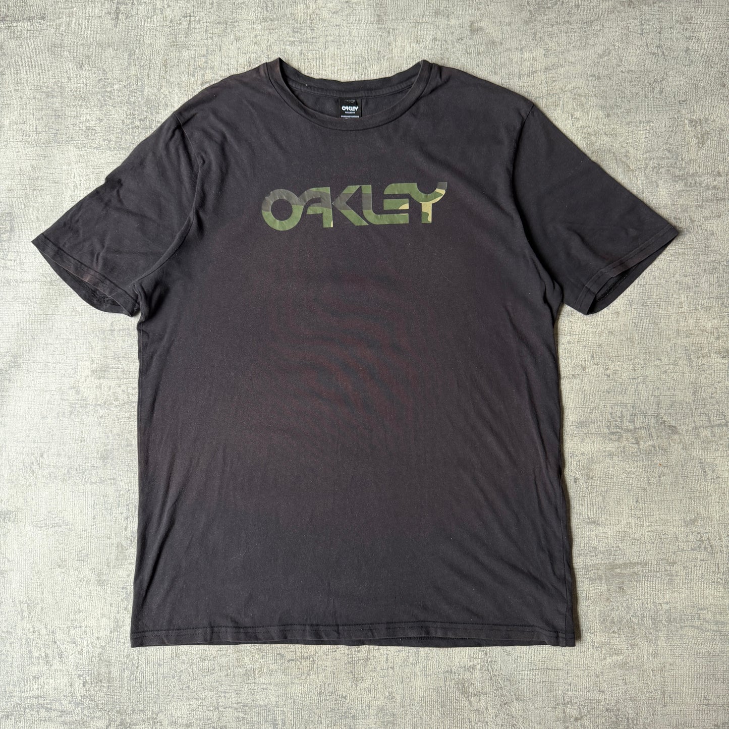Oakley Black Graphic Top Camo Logo Size 2XL Mens Short Sleeve          -A35