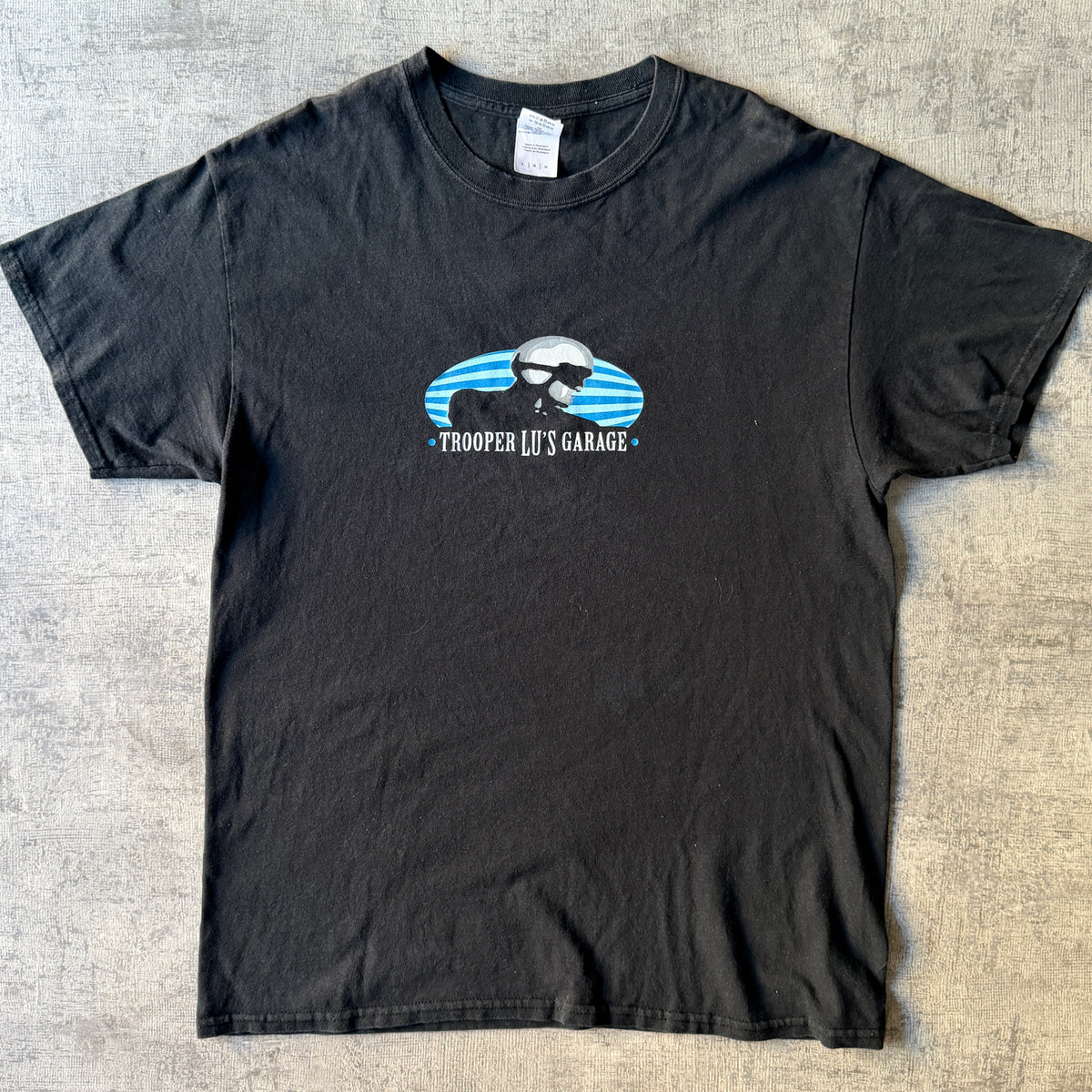 Vintage Mens Black Gildan Graphic Tee "Trooper Lu's Garage" Size L Mens               -D60