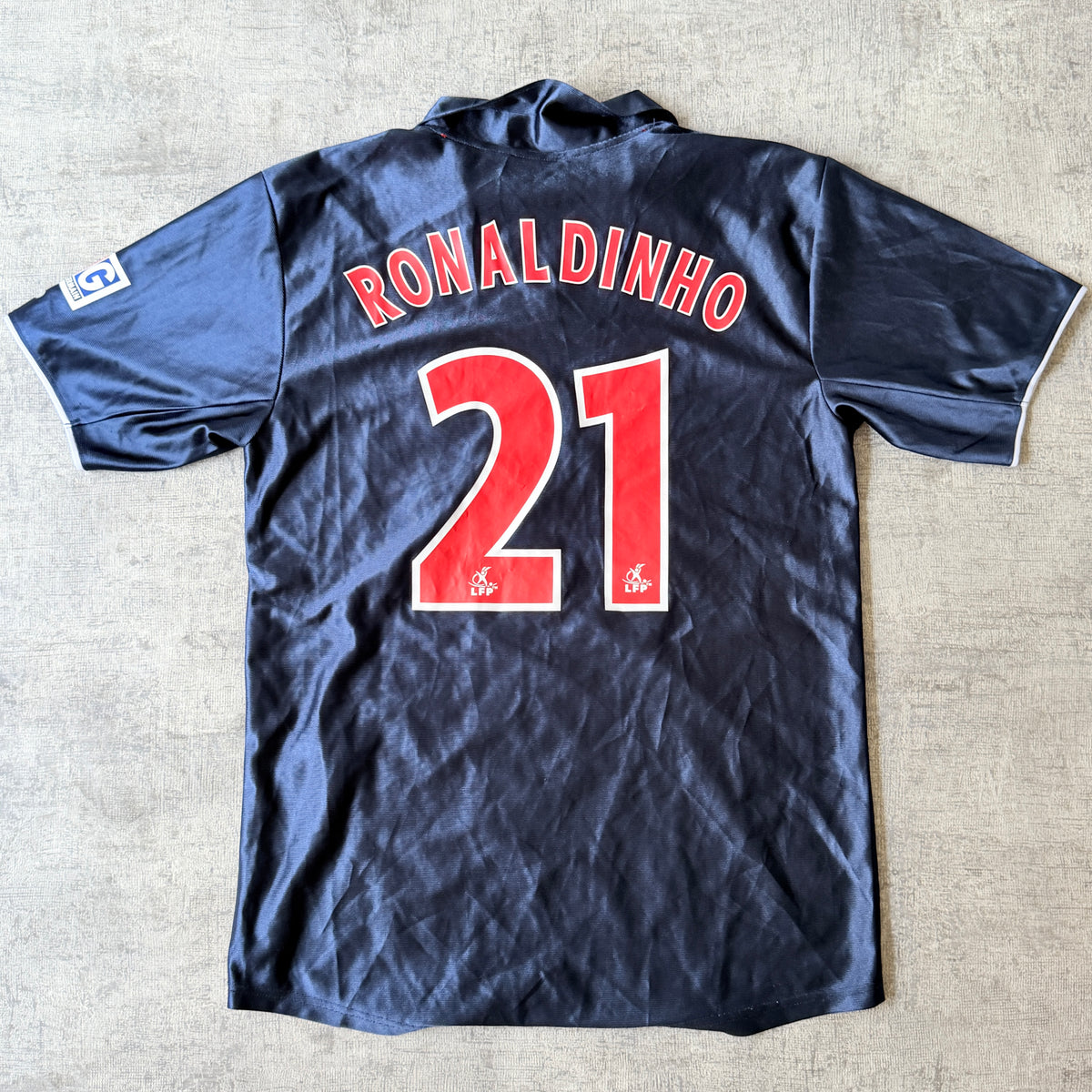 PSG Nike 2001-02 Football Jersey Remake Size XL Ronaldinho               -D3