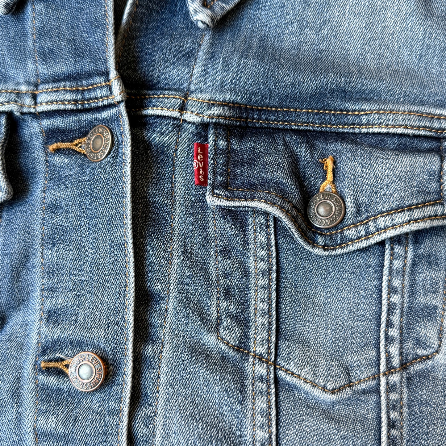 Levi's Denim Jacket Size L Womens Light Blue Denim Button Down                 -A43