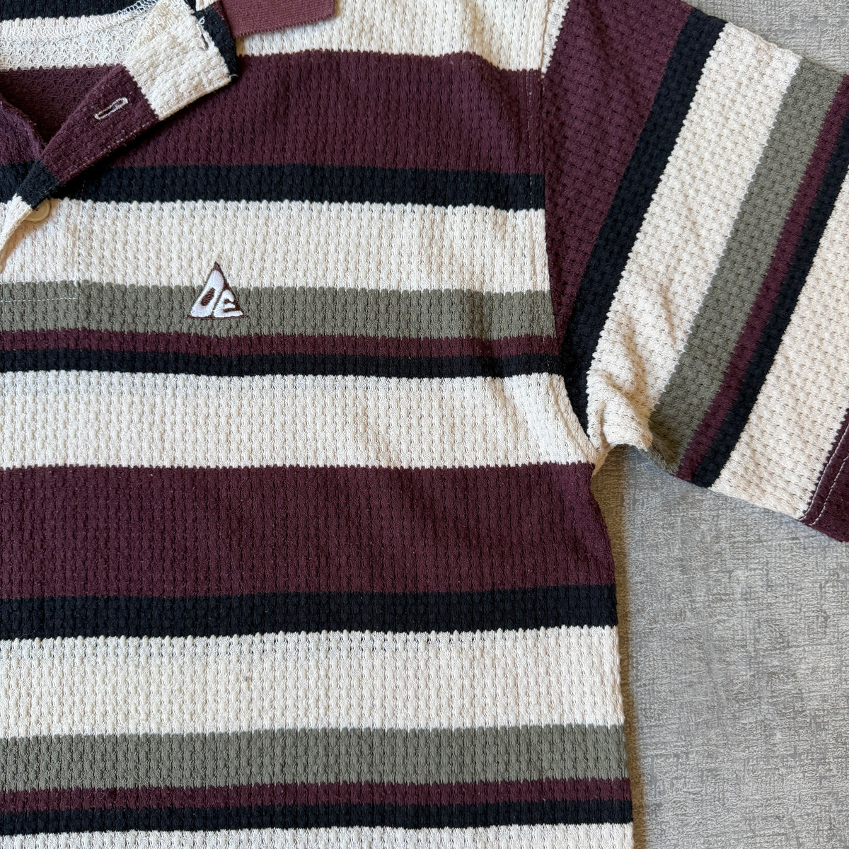 Ocean Edge Mens Y2K Knitted Polo Shirt Size L Striped Maroon Cream     -H40