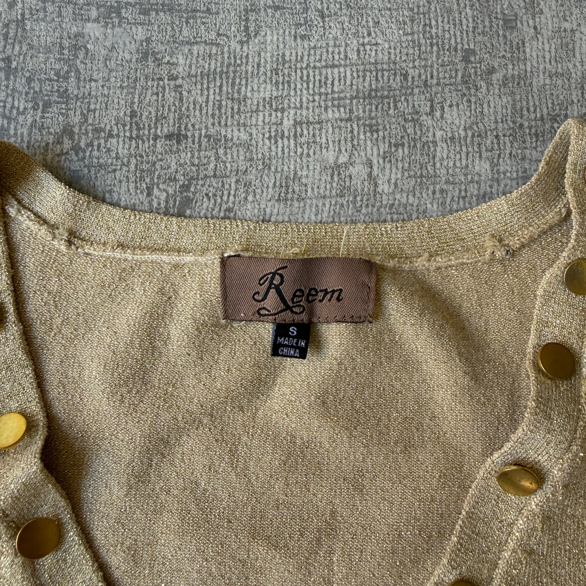 Reem Womens Y2K Gold V-Neck Blouse Top Size S Long Sleeve                   -E54