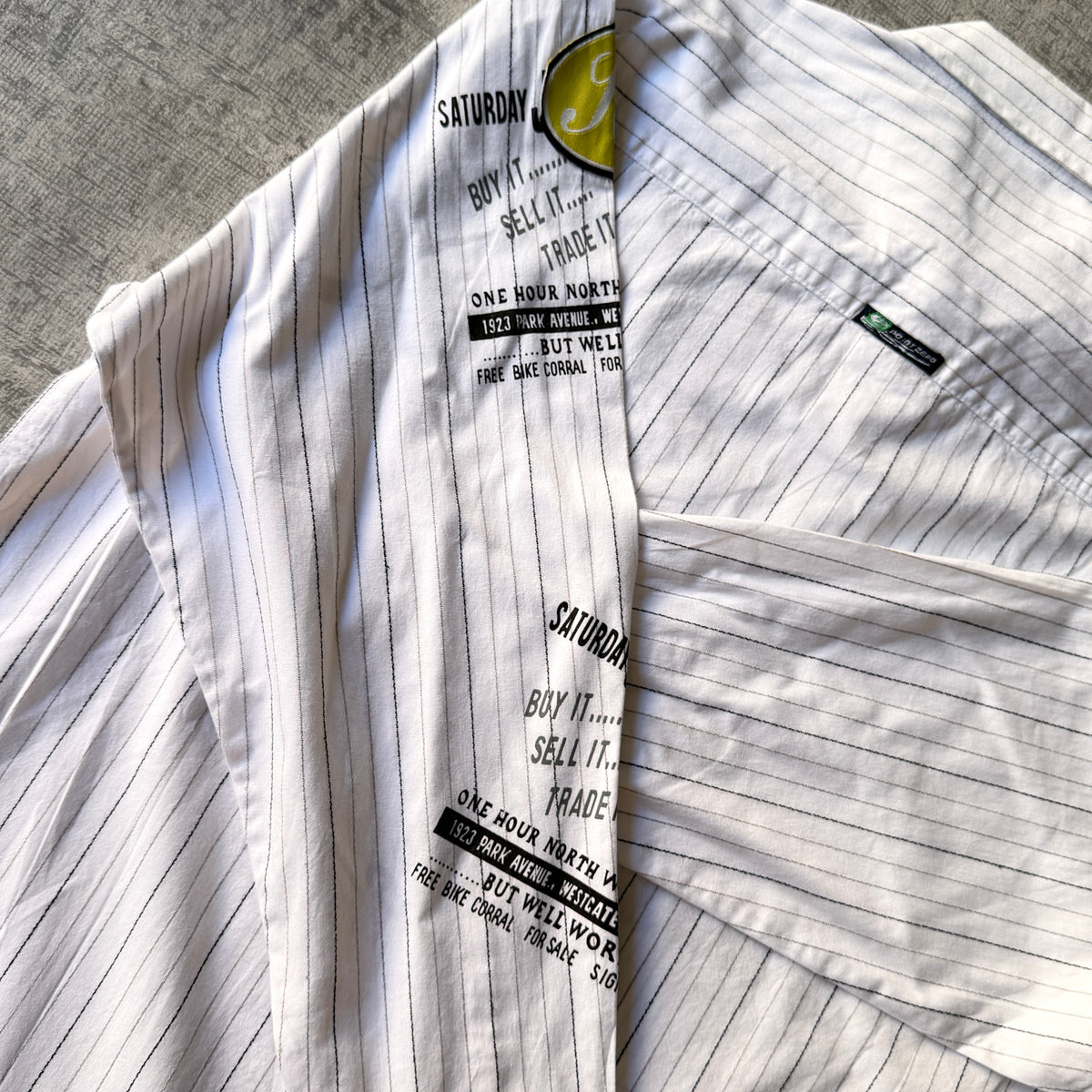 Point Zero Vintage Graphic Cropped Button Up Size L Mens NWT'S           -C52