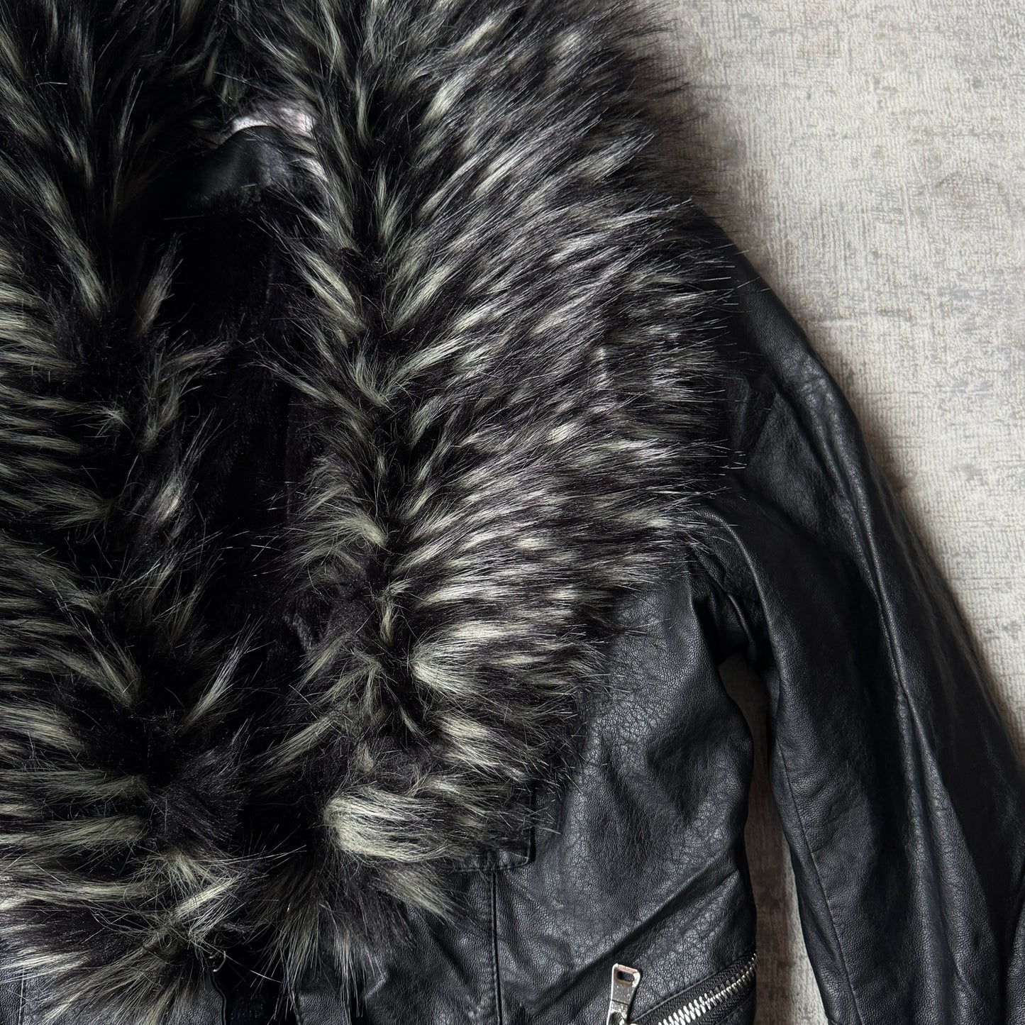 Spicysugar Y2K Womens Black Faux Leather/ Fur Jacket Size 12         -G32