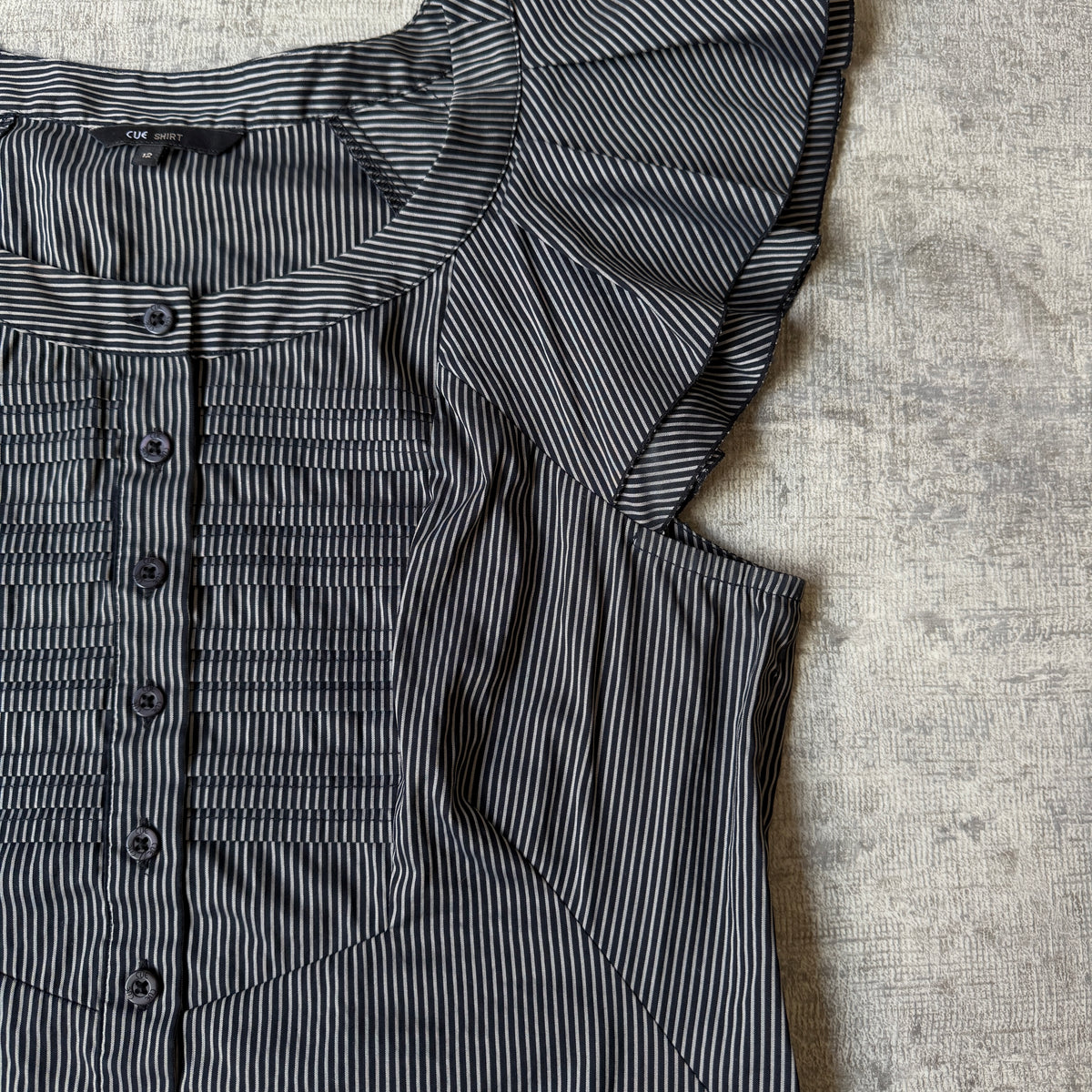 CUE Womens Y2K Pinstripe Blouse Top Size 12 Black & White Fitted Top             -E64
