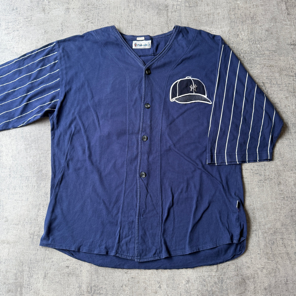 Vintage NY Yankees Baseball Top Fits Size M-L Mens Graphic            -C28