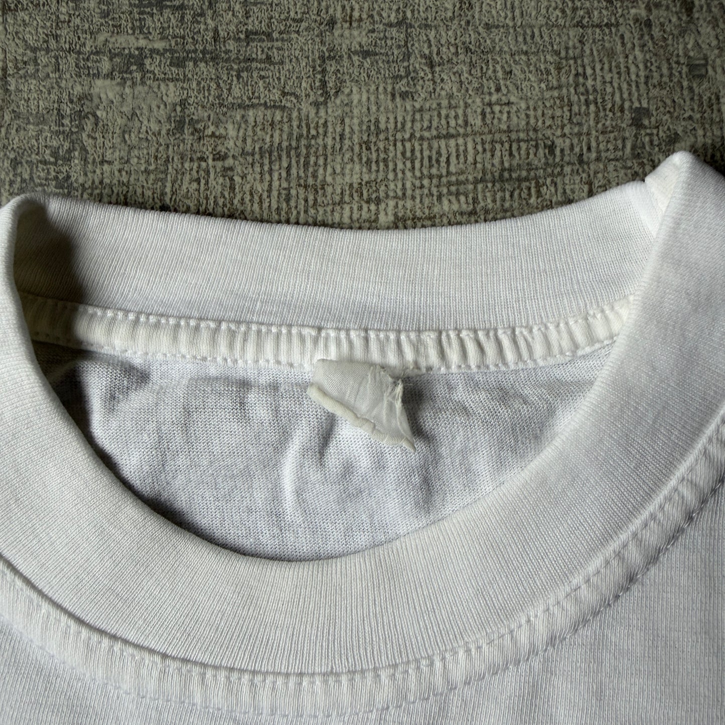 “Get In, Sit Down” Mens Vintage White T-Shirt Fits Size XL Mens                      -E43