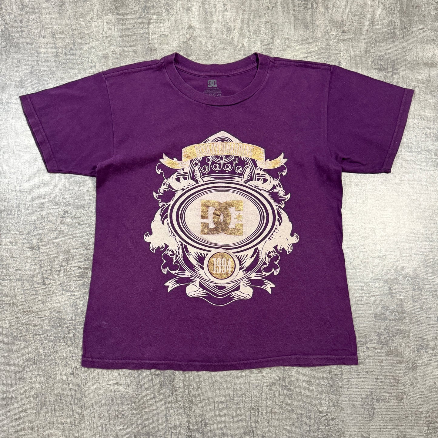 DC Skateboarding Y2K Womens Purple Graphic Tee Size M Womens
                -I40
