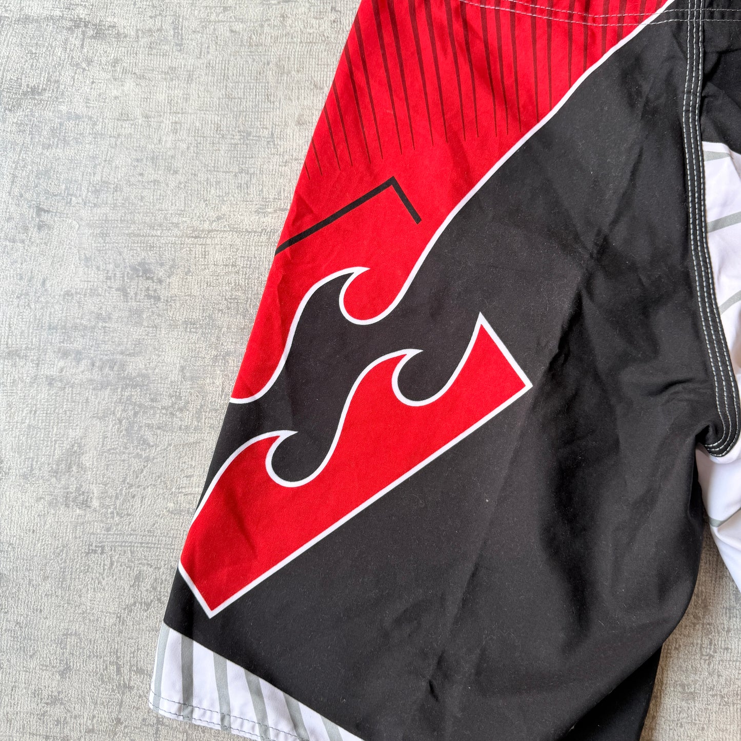 Billabong Y2K Boardies Size 32 Red Black White NWT'S             -B57