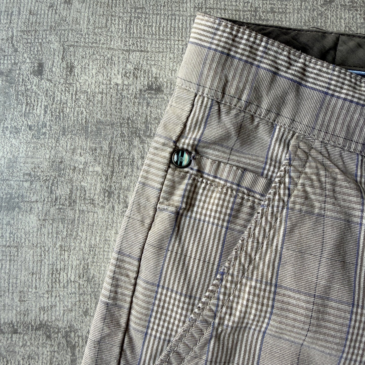 Oakley Mens Grey Plaid Cargo Shorts Size 34W 32L             -A49