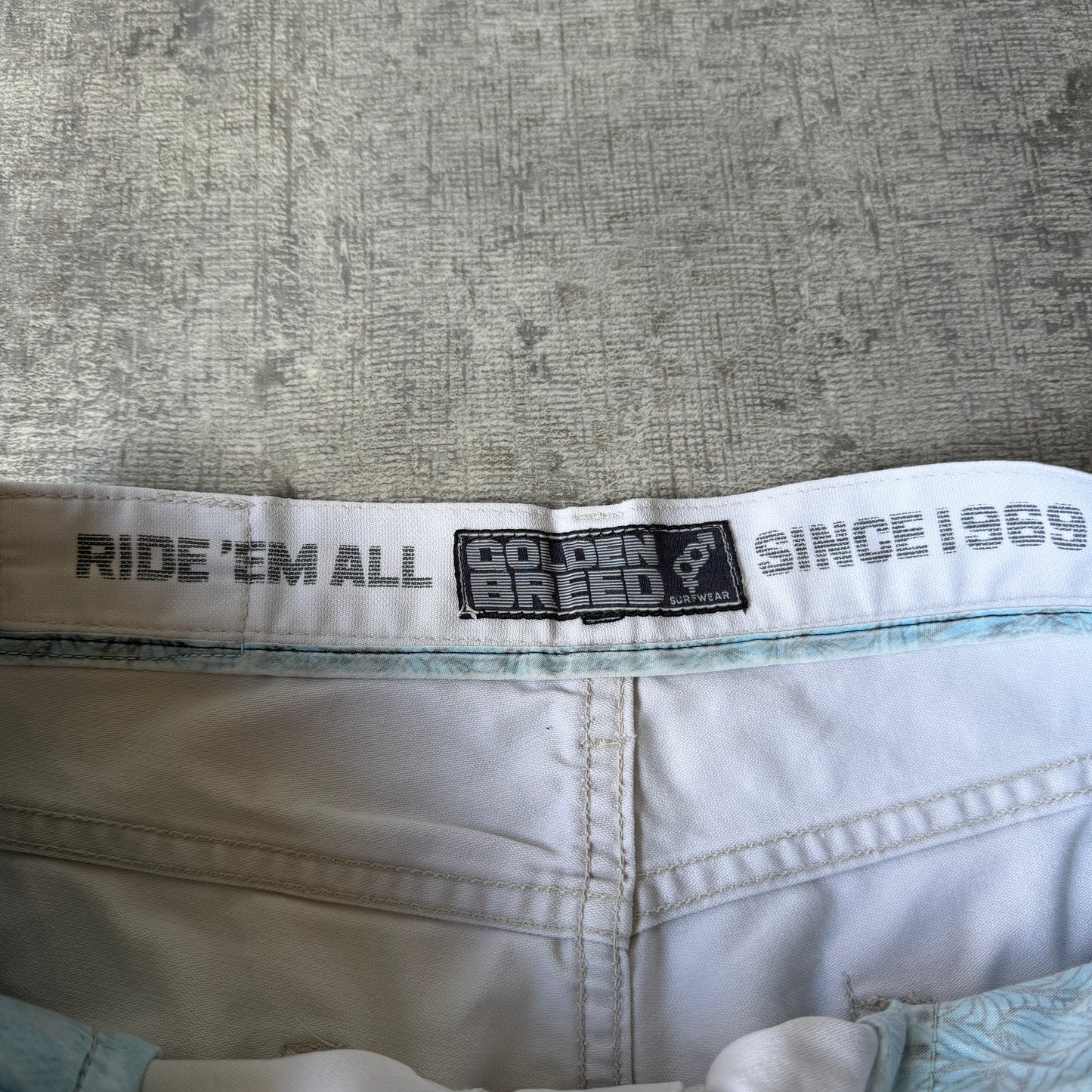 Golden Breed Mens Y2K White Surf Cargo Shorts Size 31              -E10