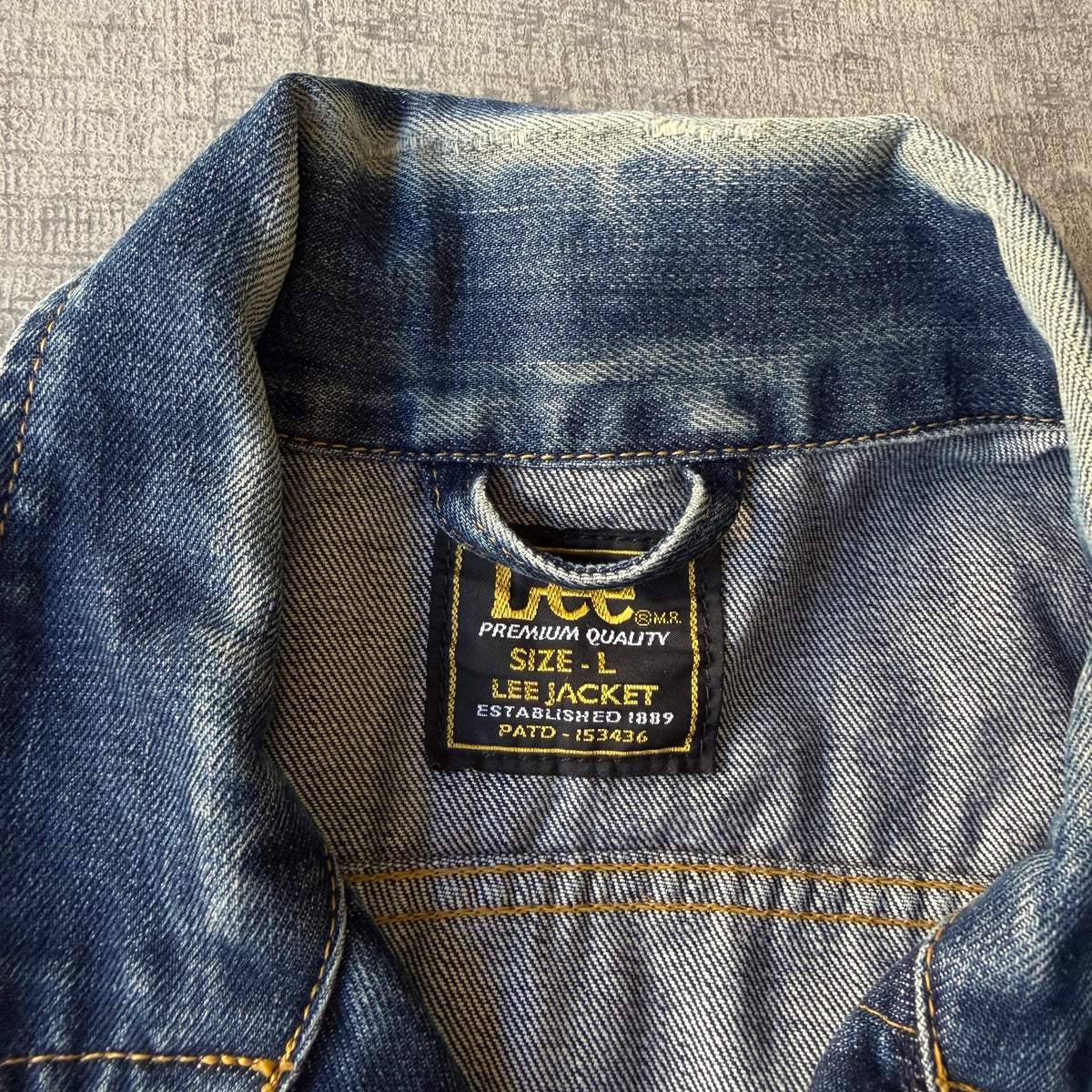 Lee Vintage Denim Jacket Size L Dark Blue Denim Full Button Down          -C17