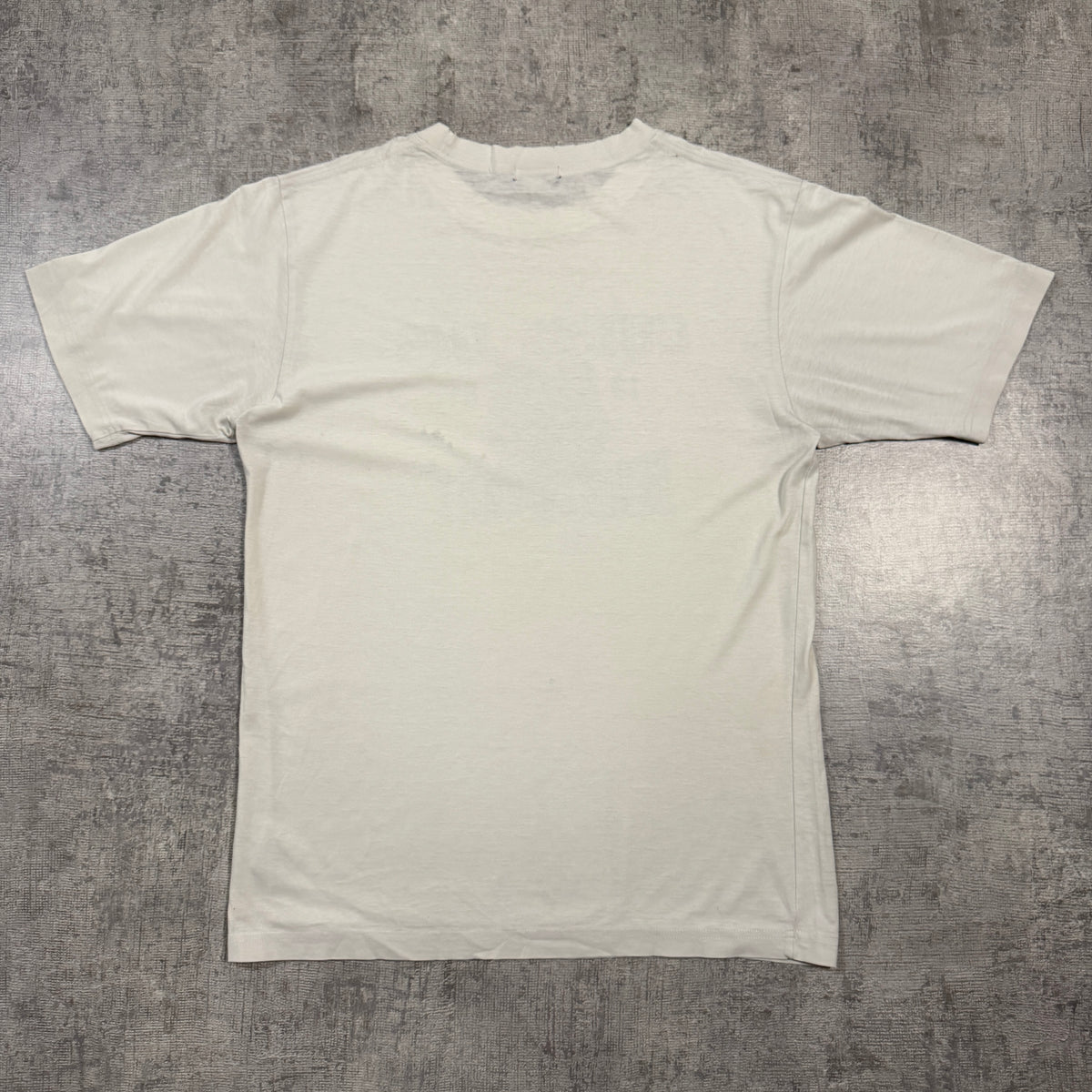 GUESS Jeans Men’s Vintage Graphic Tee Size M Mens Cream Top              -I56