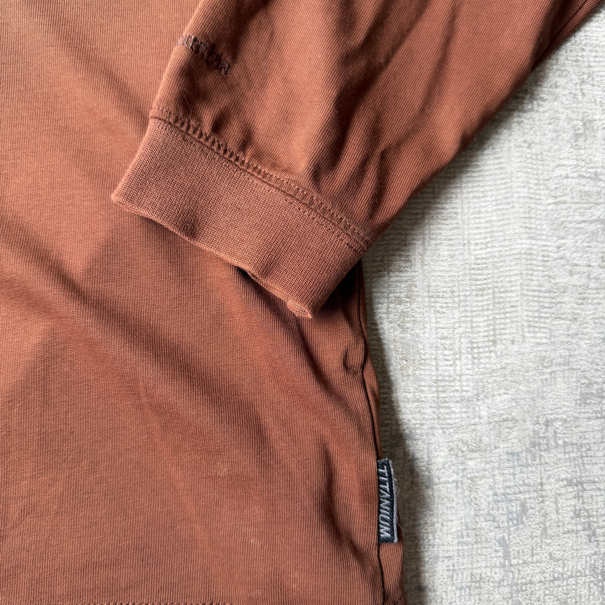 Columbia Brown Y2K Long Sleeve T Shirt Size M Mens Graphic Tee            -C23