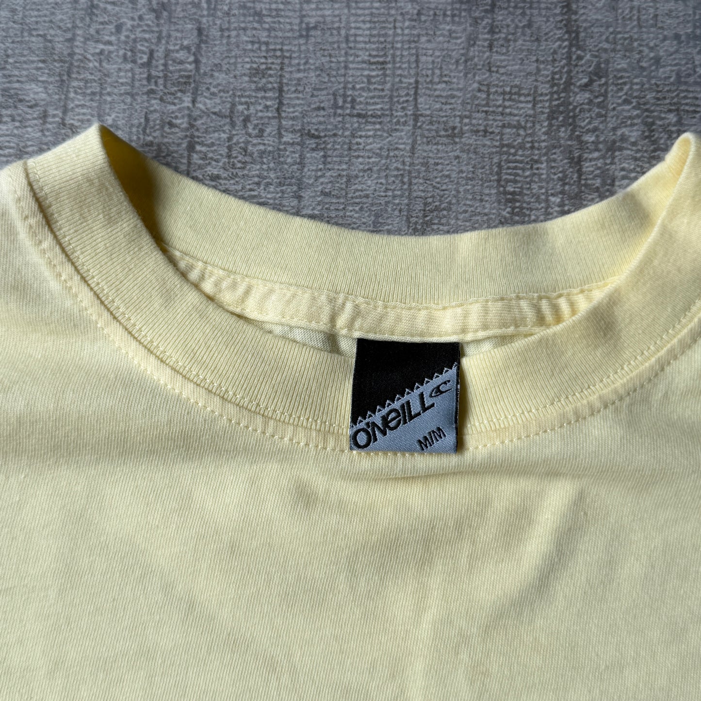 O'Neill Y2K Surf T-Shirt Size M Mens Yellow Graphic Tee            -C27